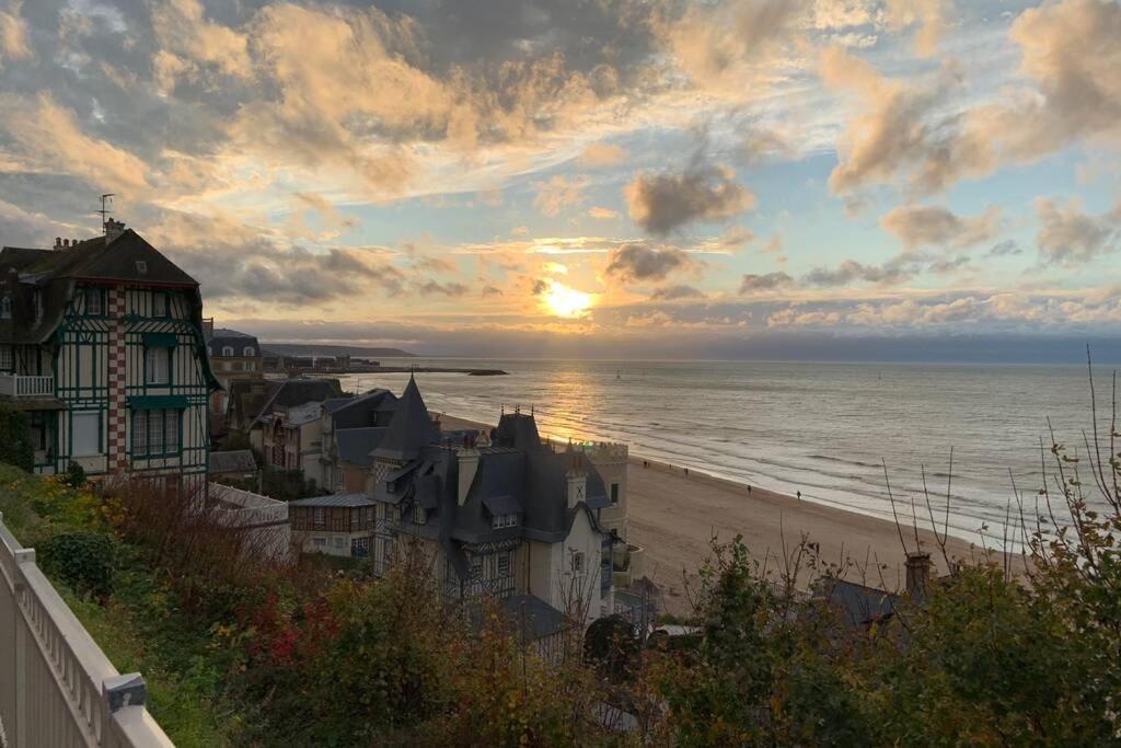 Trouville-Apt Renove-Balcon Magnifique Vue Mer Eksteriør billede